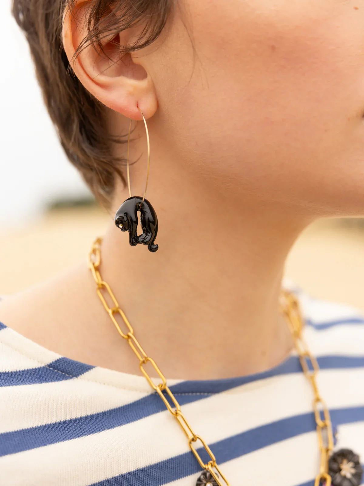 Black Panthers big hoop earrings - EspritLibreP2