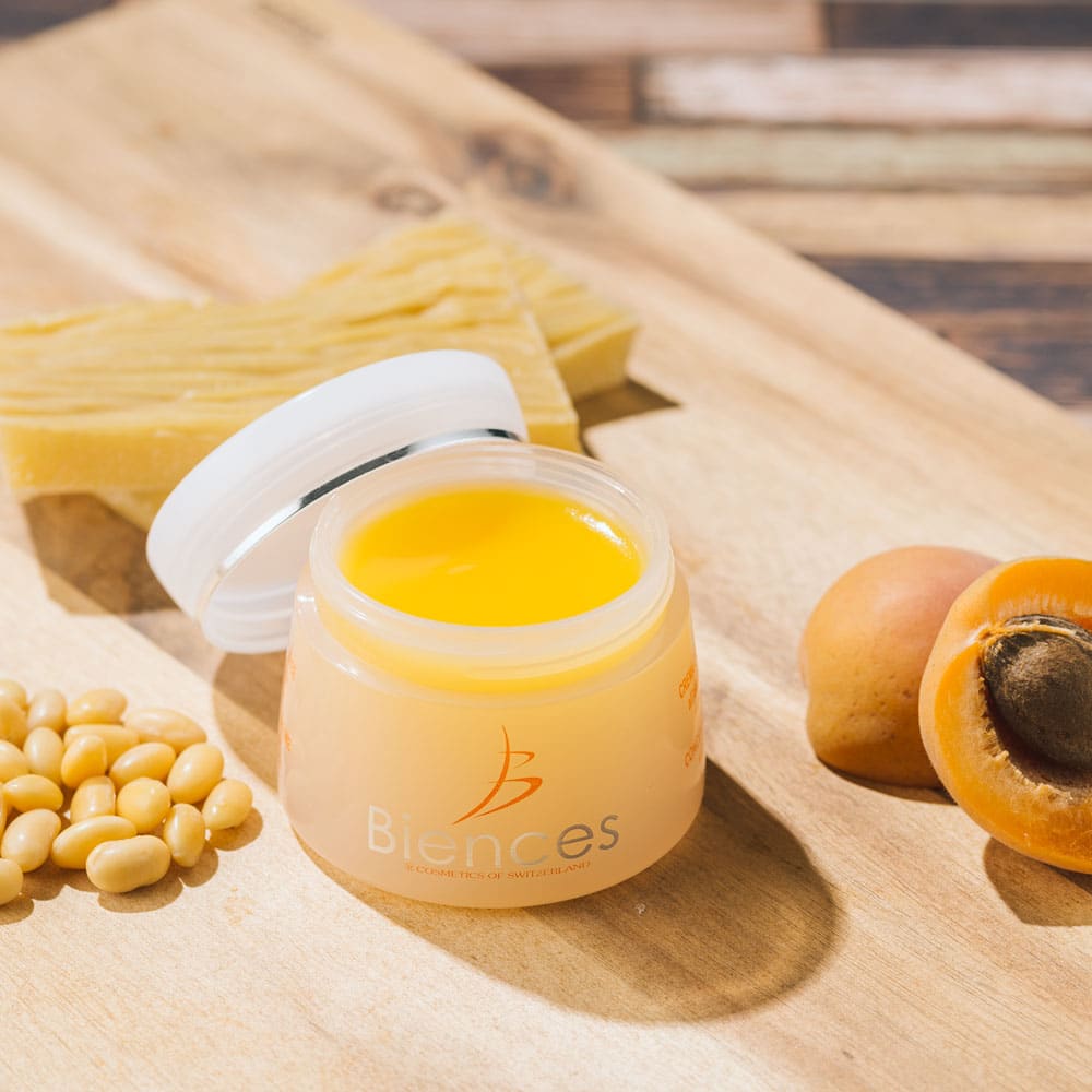 KONZENTRIERTE CREME MIT APRIKOSENÖL