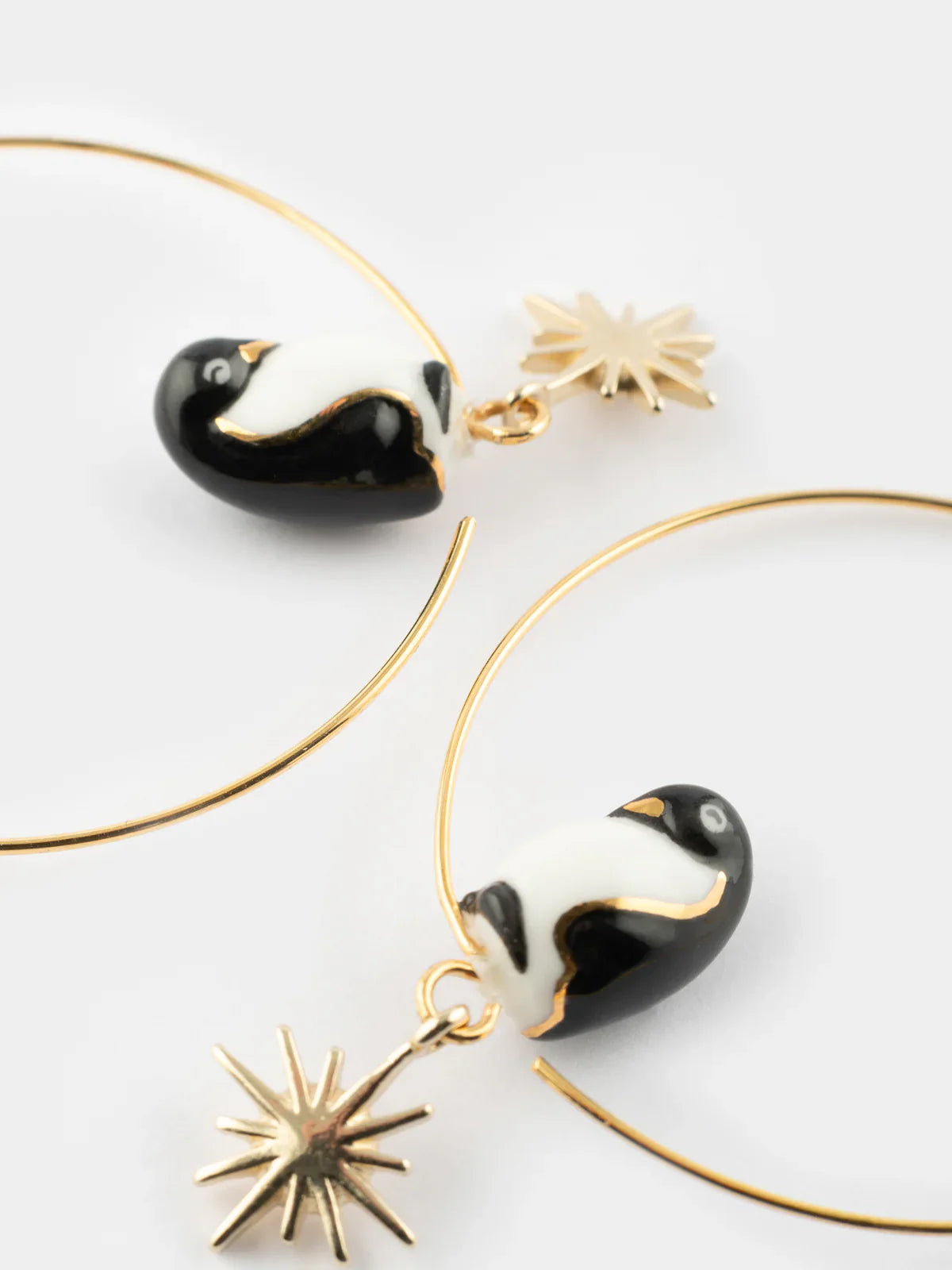 Emperor Pinguin small hoop earrings with gold star- Arctique
